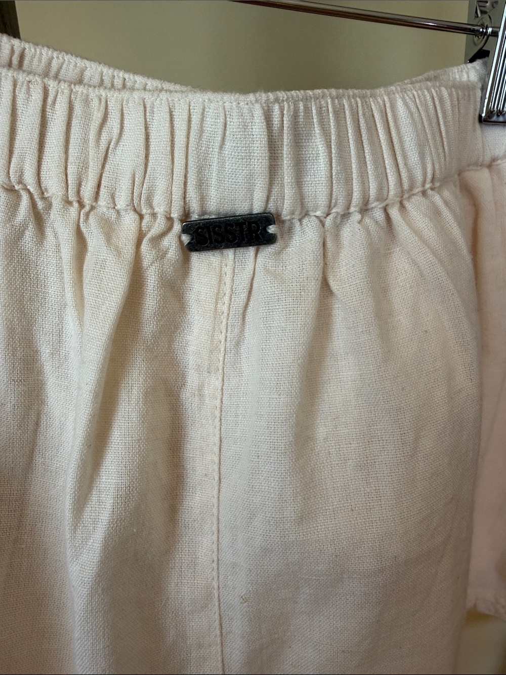 Light Cream Ruffle-Hem Women's linen cotton Blend Shorts - Picture 2 of 6